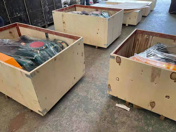 開工啦！發(fā)往佛山XQSSR150羅茨鼓風機 30KW4臺(圖1)